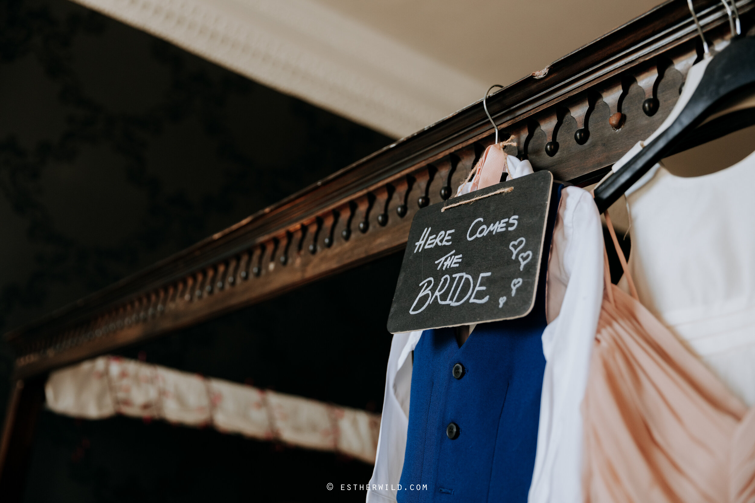 Kimberley_Hall_Norfolk_Wedding_Esther_Wild_Photographer_©Esther_Wild_14-IMG_0041.jpg