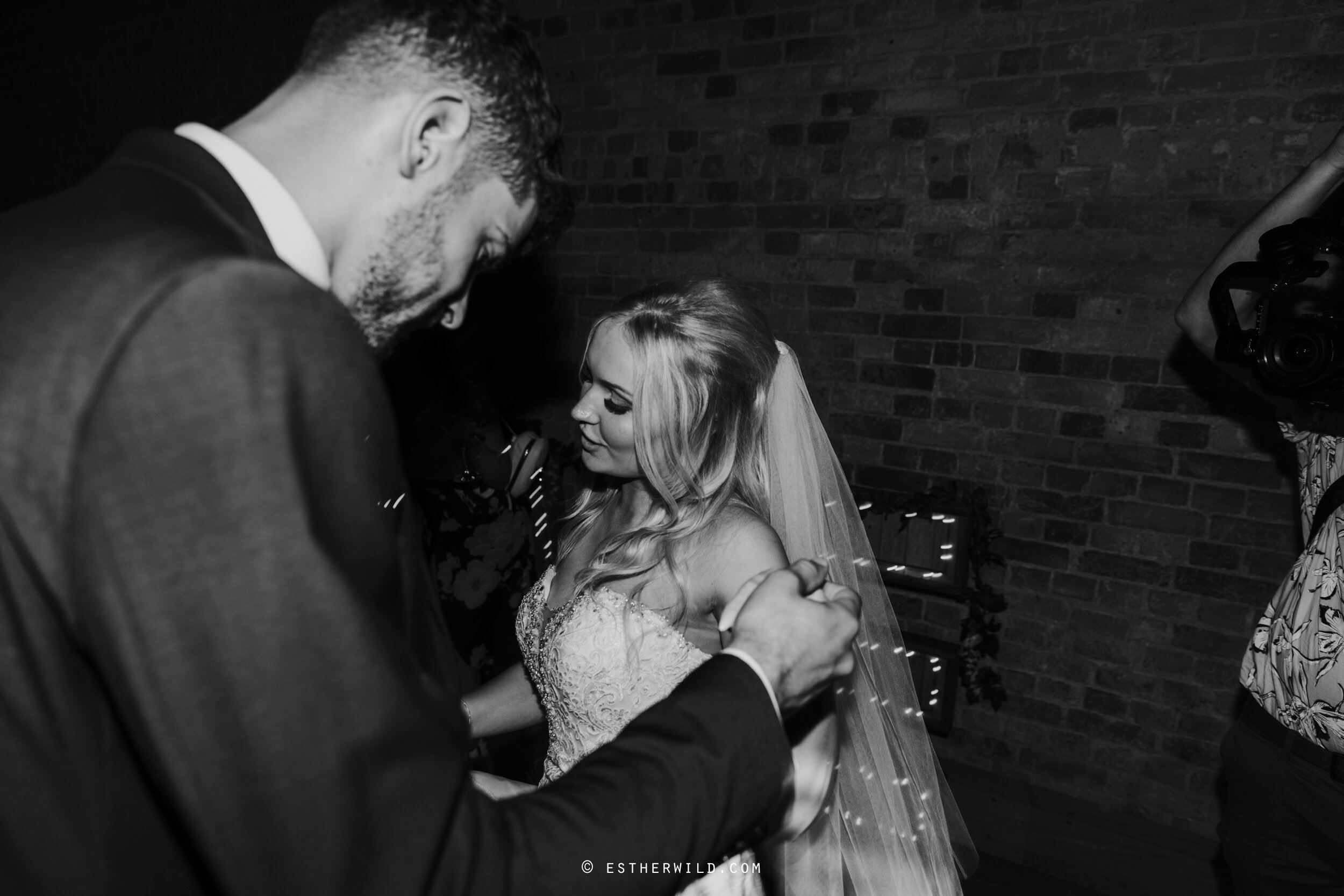 Kimberley_Hall_Norfolk_Wedding_Esther_Wild_Photographer_©Esther_Wild_747-IMG_2190.jpg