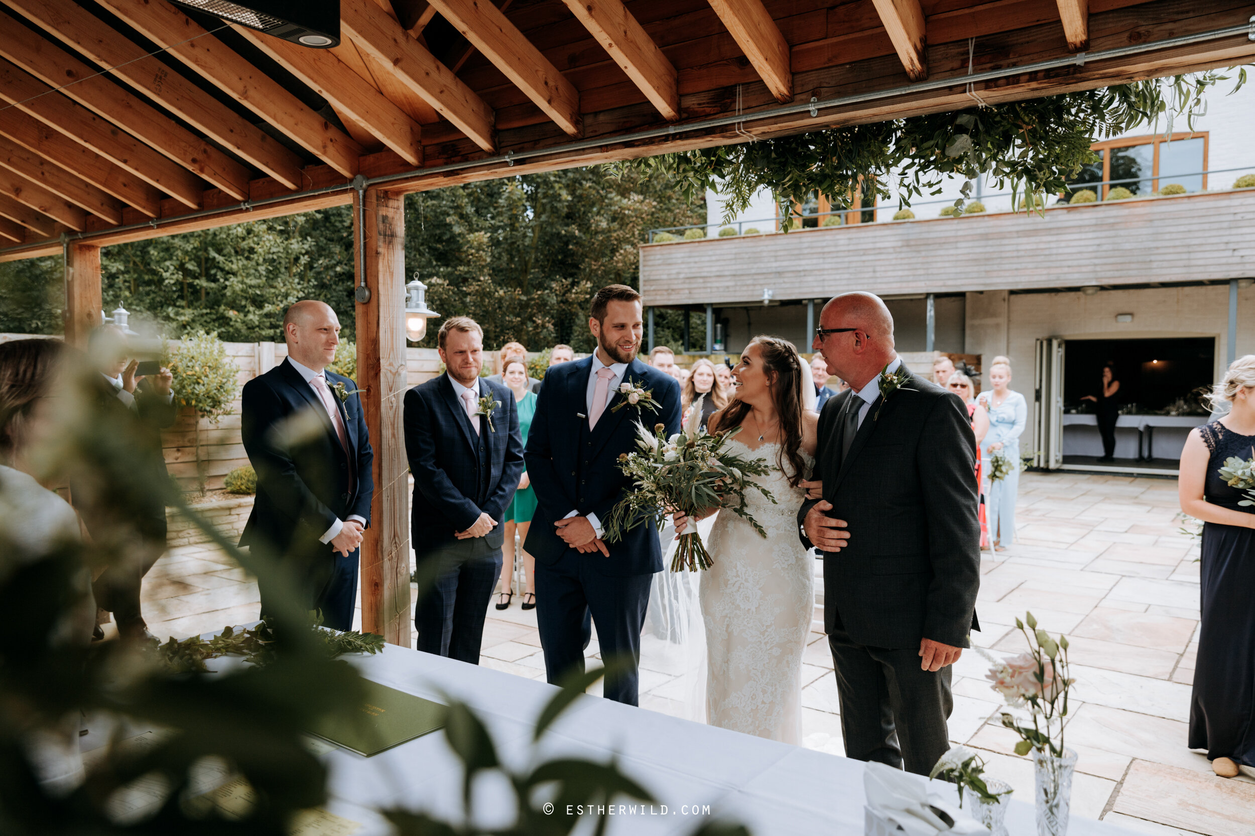 Ffolkes_Arms_Kings_Lynn_Norfolk_Wedding_Esther_Wild_Photographer_©Esther_Wild_149-IMG_0403.jpg