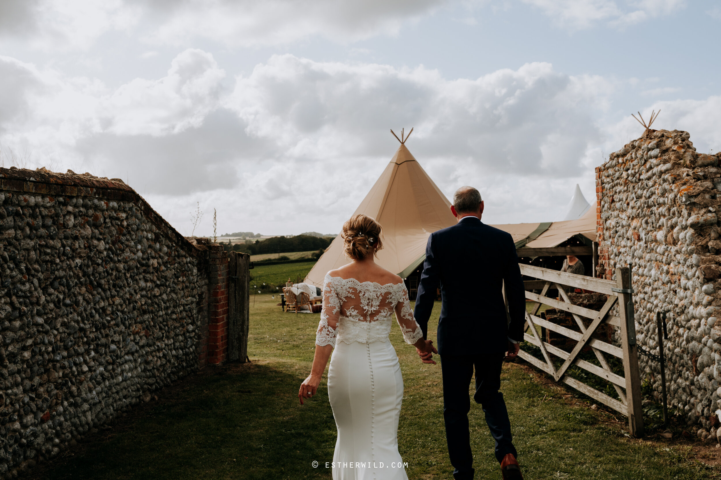 Cley_Barn_Drift_Norfolk_Wedding_Venue_Documentary_Photographer_Photography_Elopement©Esther_Wild_367-IMG_0956.jpg