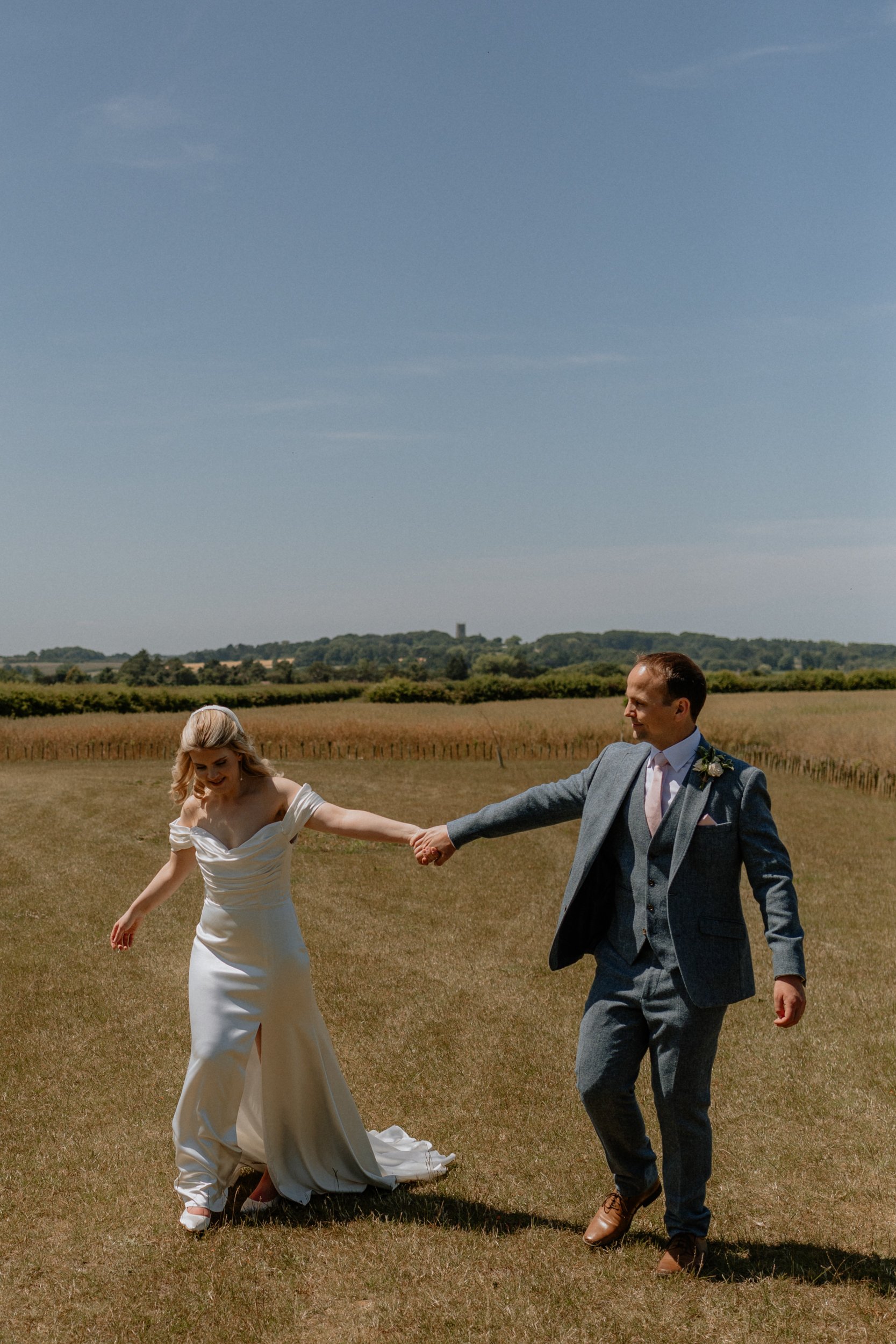 Barn_Drift_Norfolk_Beach_Wedding_Photographer_EstherWild-289.jpg