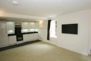 Flat 7 kitchen.jpg