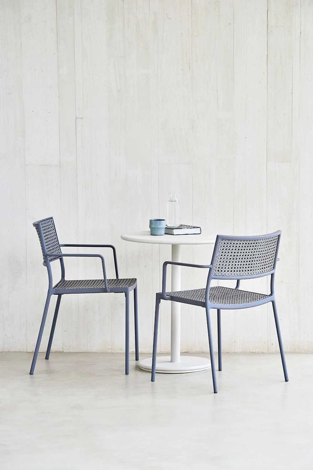 Less_chairs_4.jpg