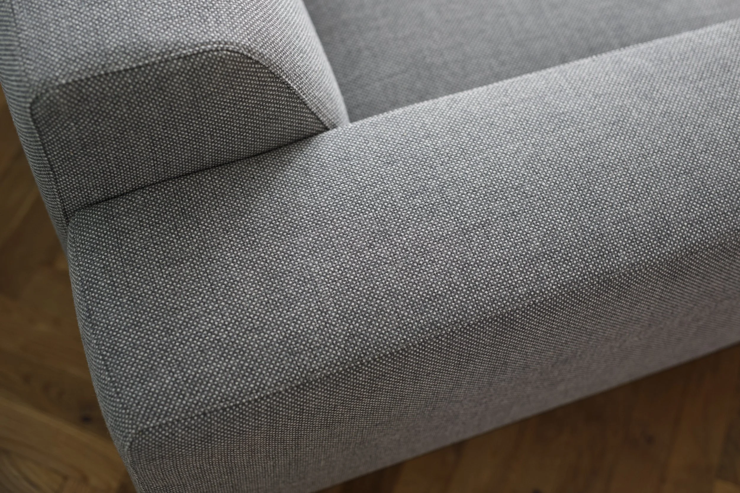 LÓN sofa_BM1837 collection_YBP_14.JPG