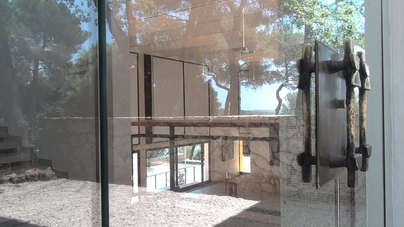 window reflection miro park sml.jpg