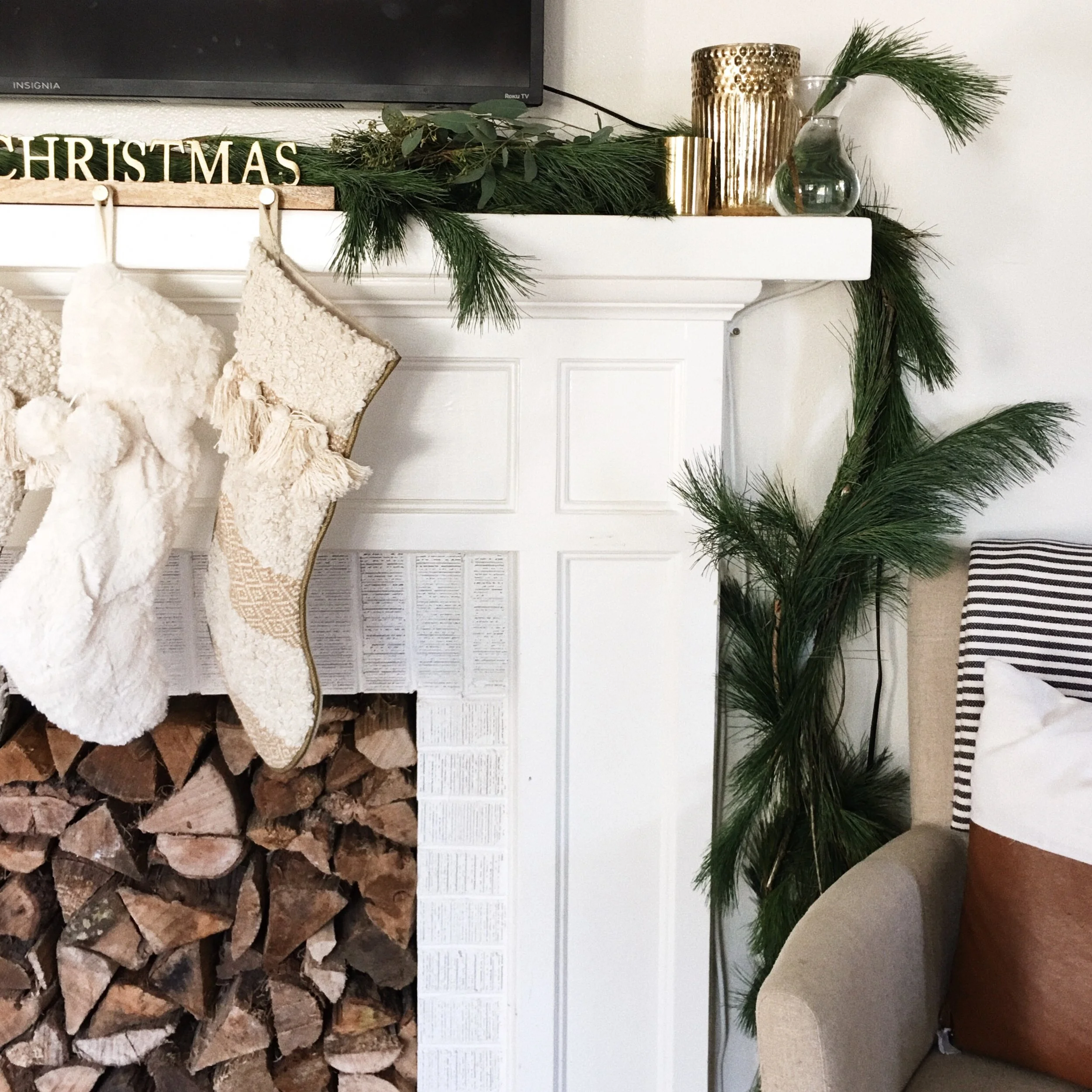 A Simple Holiday Mantle 