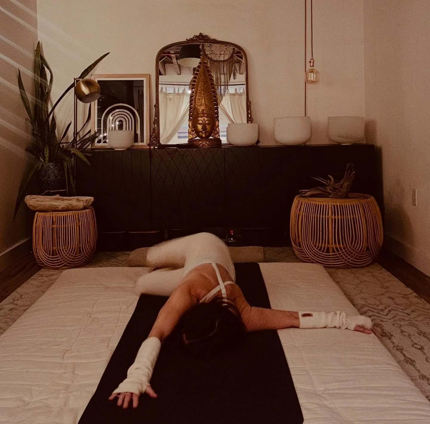 Some last minute cancellations means a spot for you in my upcoming. #YinWithPins and #RedLightTherapy - A Five Element Yin Yoga Class blended with #Acupuncture and red light therapy.

If you want to set intentions with intention through the senses an