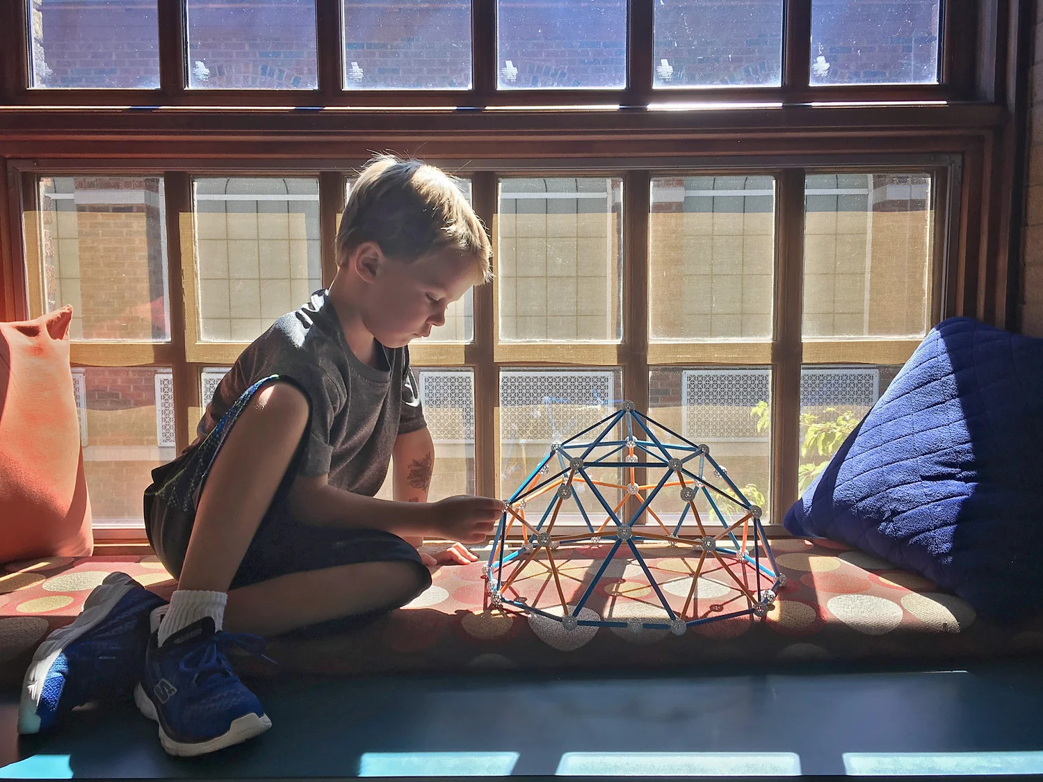 Encouraging students to explore design thinking and construction through a study of geodesic structures