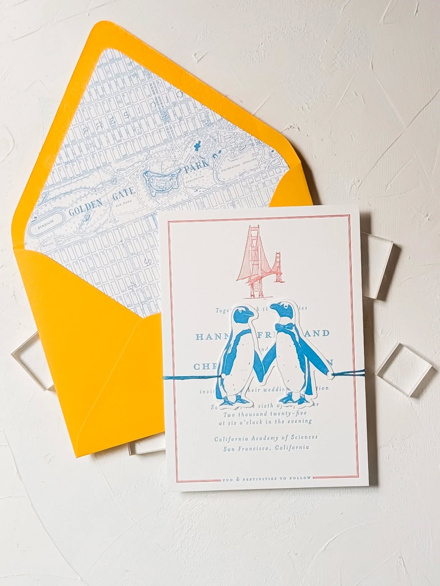 🐧ceremony in front of the penguin exhibit at the @calacademy was definitely a highlight of this year, plus all of the bright vibrant colors for H+C 💙🧡❤️
with @handheartevents 
.
#jkdesigncal #custominvitations #penguin #sanfrancisco