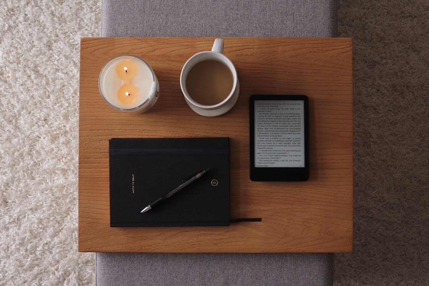 Sunday afternoons, you'll find me here. ☕️⁠
⁠
2-Wick Candles have a special place in our hearts. An immersive experience if you ask us. 😌