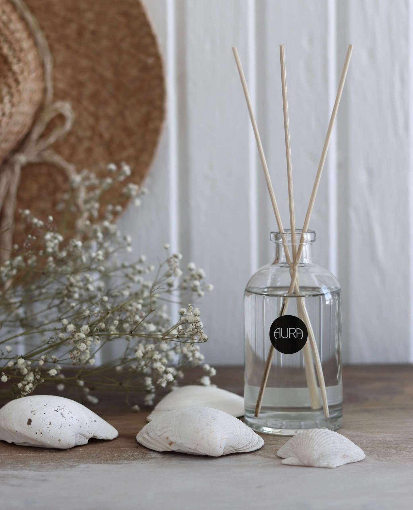 This is why diffusers are trending: ✨⁠
⁠
&bull; effortless, flameless fragrance (set it &amp; forget it)⁠
&bull; long-lasting scent that stays consistent all day⁠
&bull; a subtle, elevated touch for any space⁠
⁠
Simple. Clean. Always working in the b