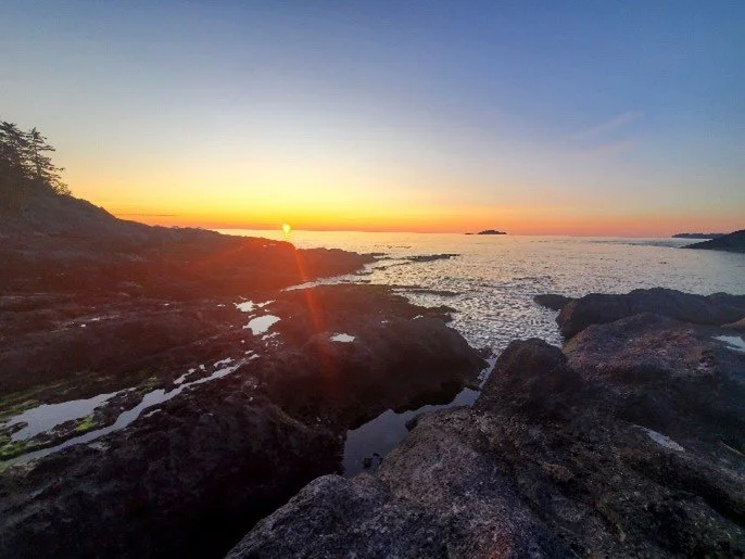 Sun rise, above photo by Shauna Prevost. Shauna diligently woke up before 05:30 to see the sunrise each morning!