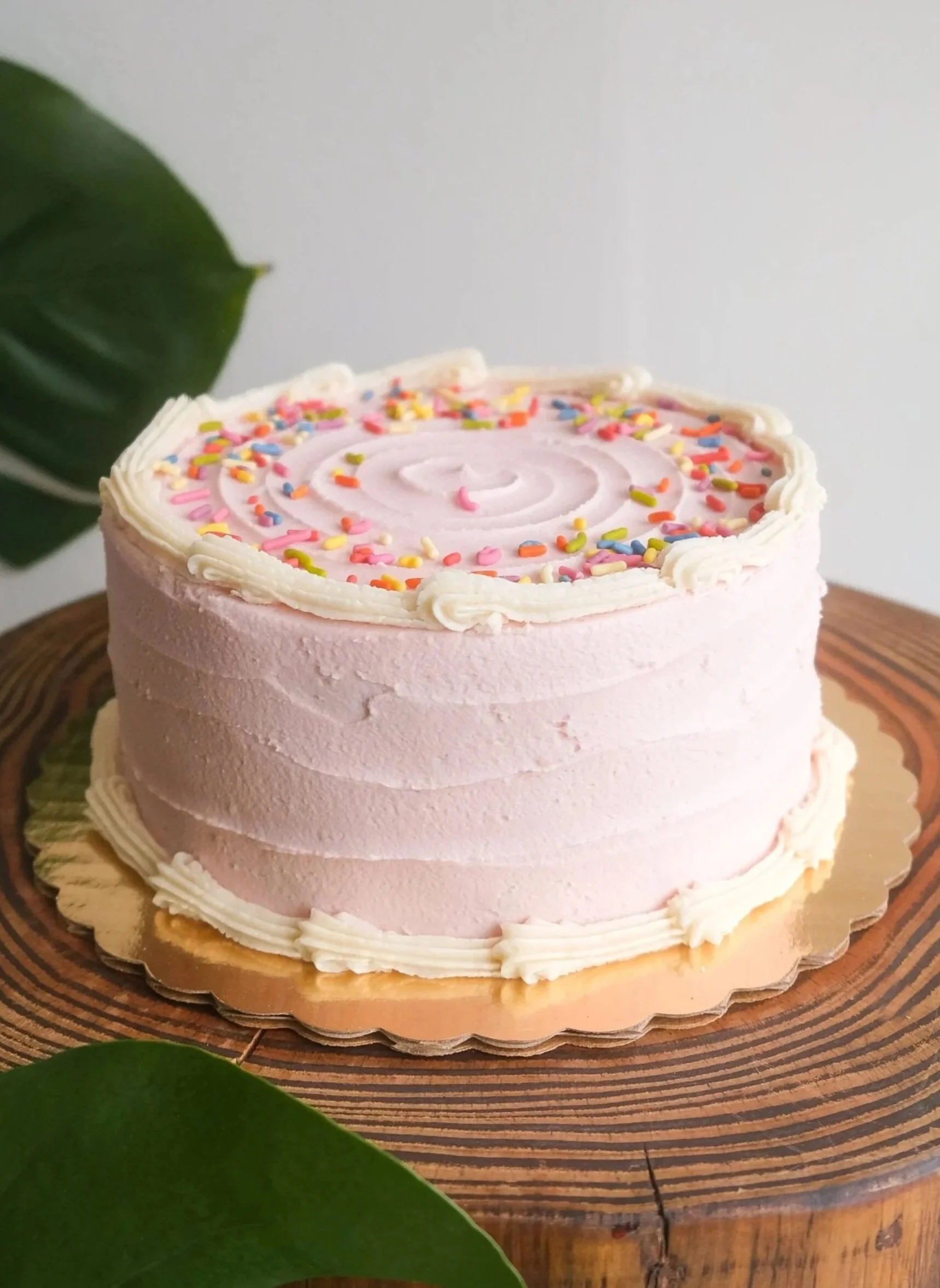 Vanilla strawberry cake
