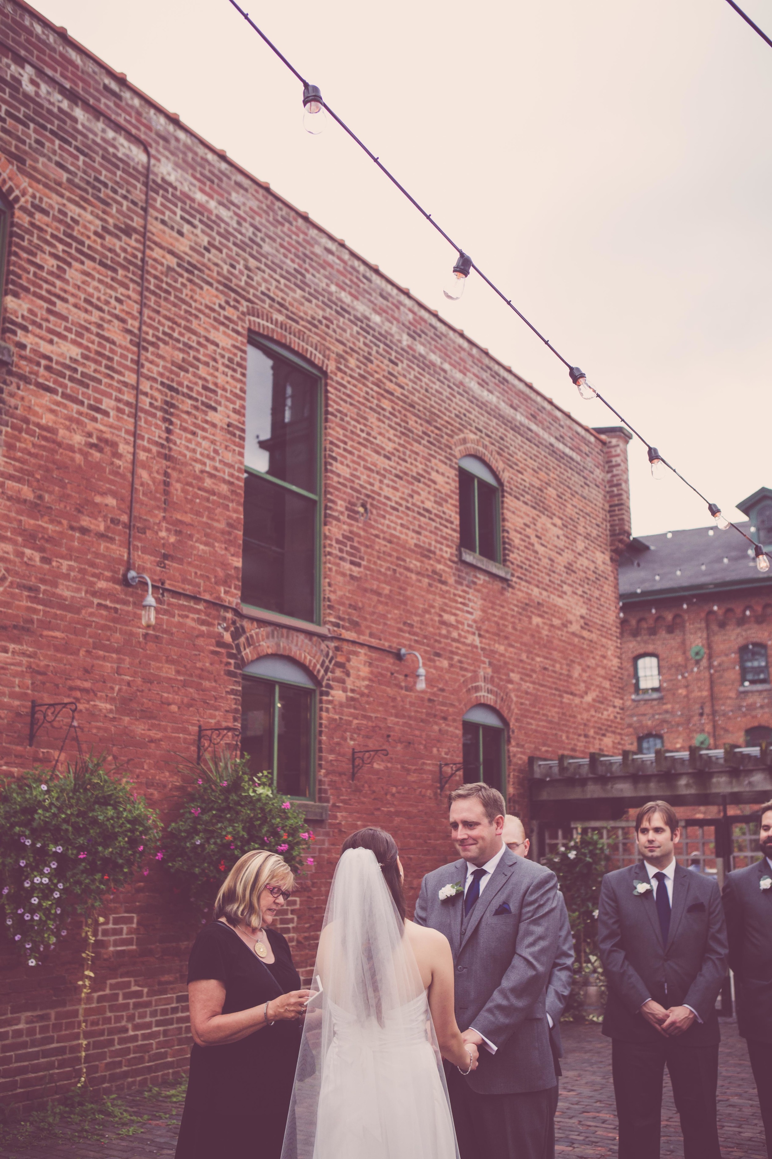 TorontoWeddingPhotographer12.jpg