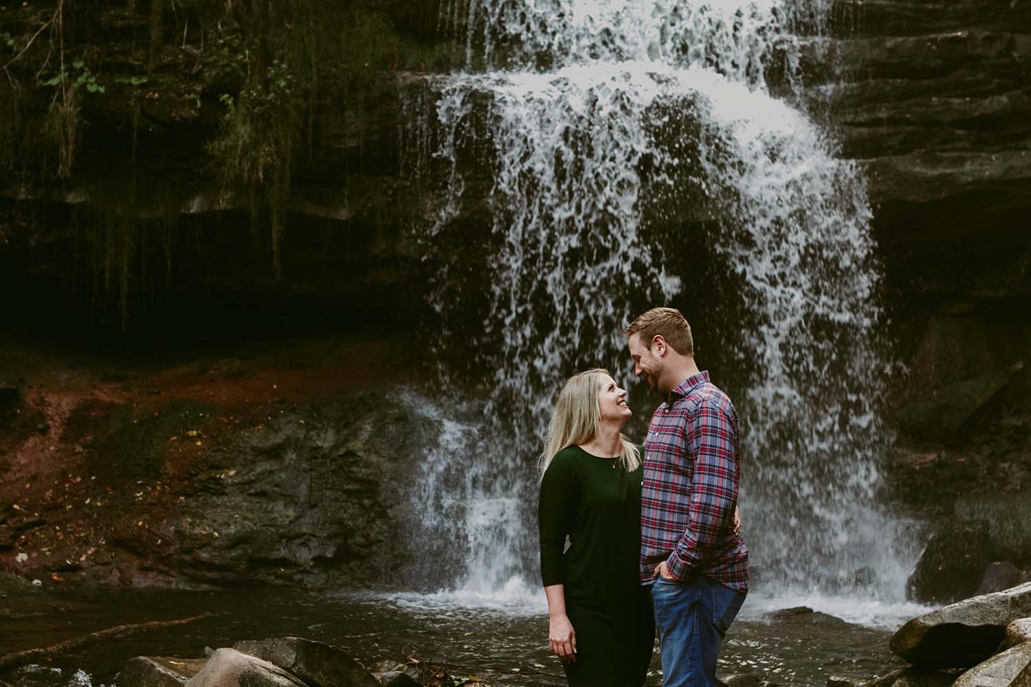 CopperRed_Photography_waterfall-photos-engagement.jpg