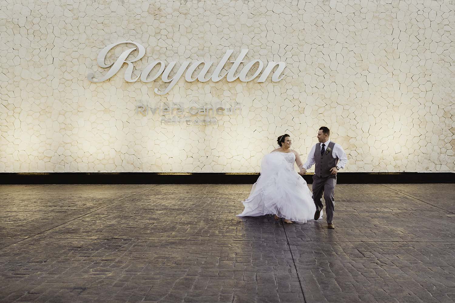 Copperred-photography-royalton-riviera-cancun-wedding-photos.jpg