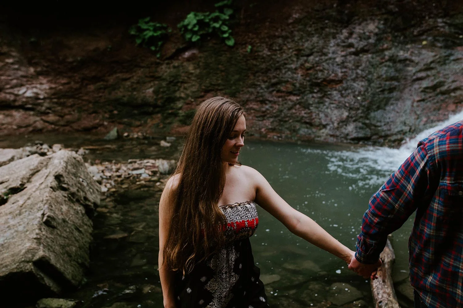 CopperRed_Photography_waterfall-engagement-photos-chedoke.jpg