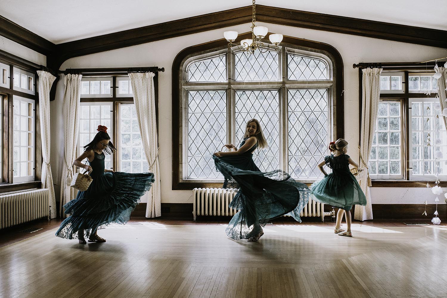 flower-girl-wedding-photos-toronto-copperred-photogrpahy.jpg