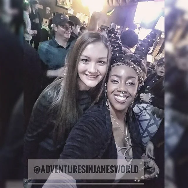 Had a blast performing at Texas T Tavern! Met some really cool new people and @itsjanesworld tried to take pics with as many people as she could when they said they liked our performance 😜! Shoutout to @forevermiles ! Thanks to City Promotions!