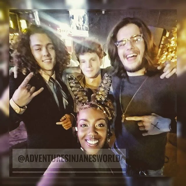 Had a blast performing at Texas T Tavern! Met some really cool new people and @itsjanesworld tried to take pics with as many people as she could when they said they liked our performance 😜! Shoutout to @forevermiles ! Thanks to City Promotions!
