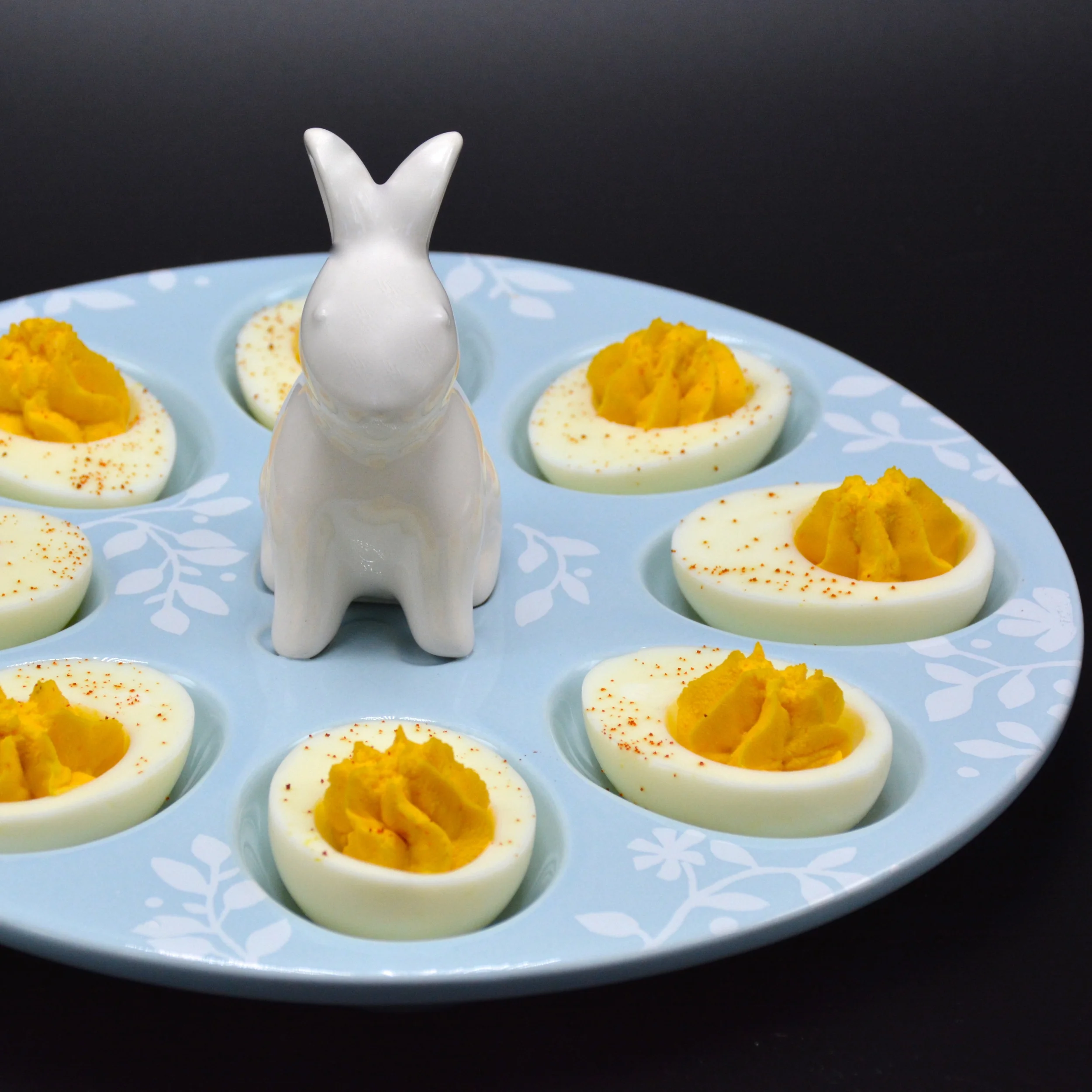 Garlic sriracha deviled eggs