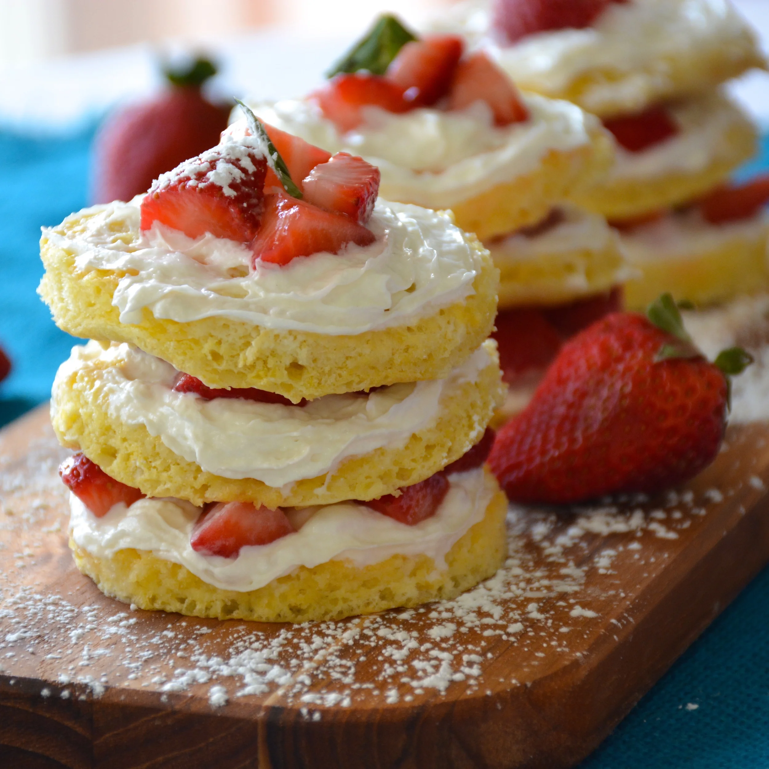 Sugared Lemon Sponge Cake with Strawberries