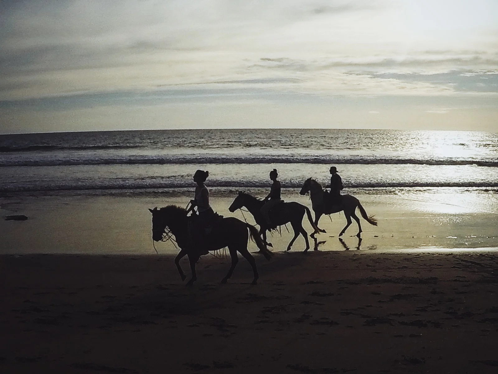 Amigas horseback riding