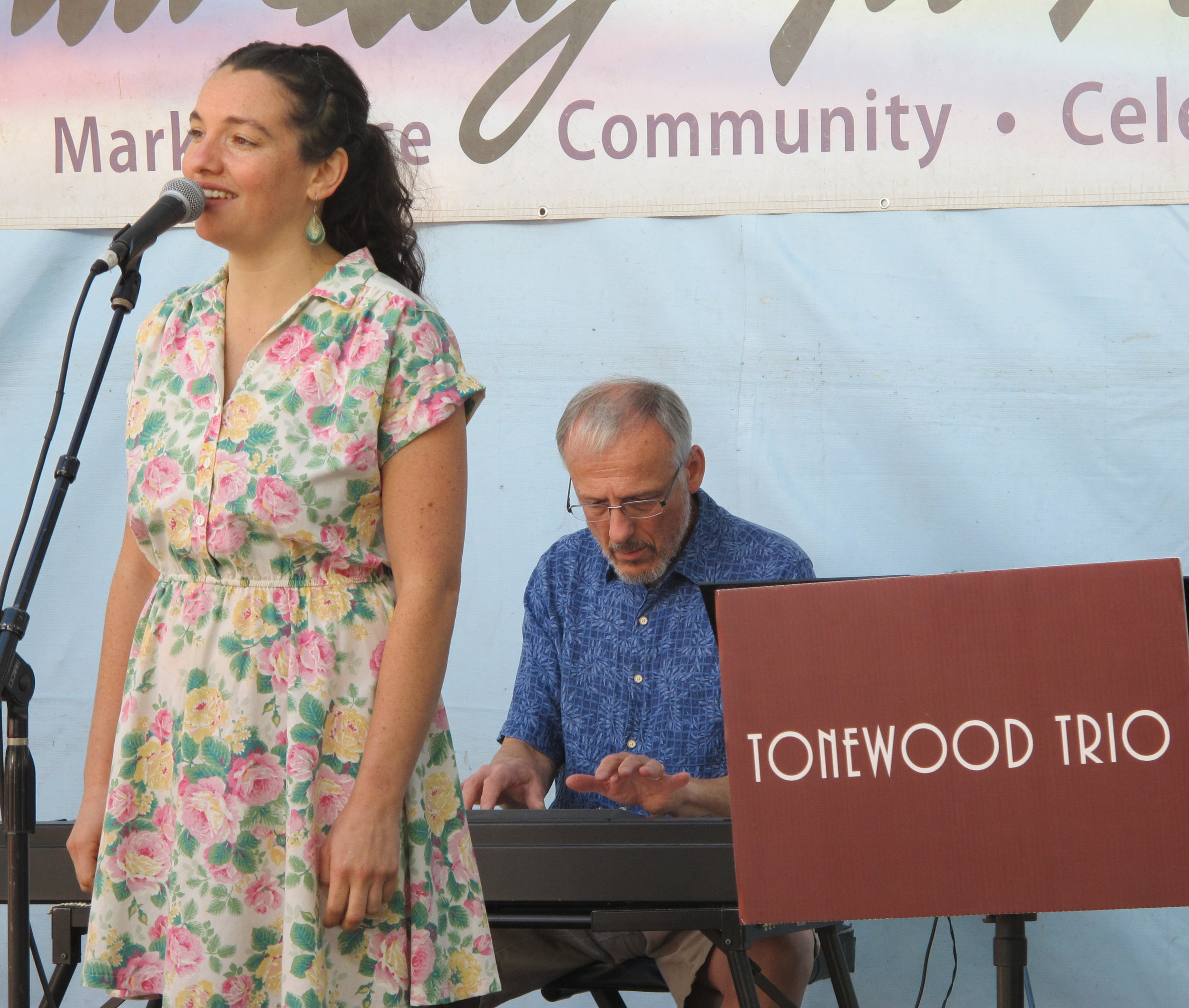 Tonewood at Sat. Mkt 01.jpg