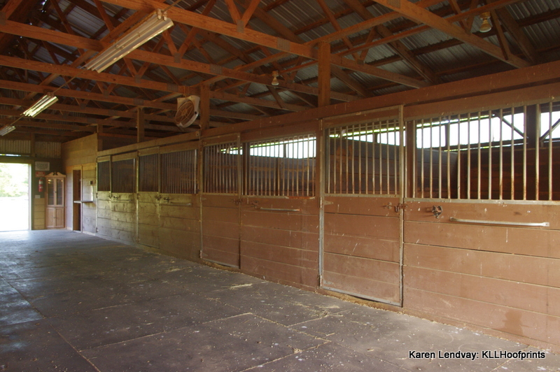 10-Stall Barn