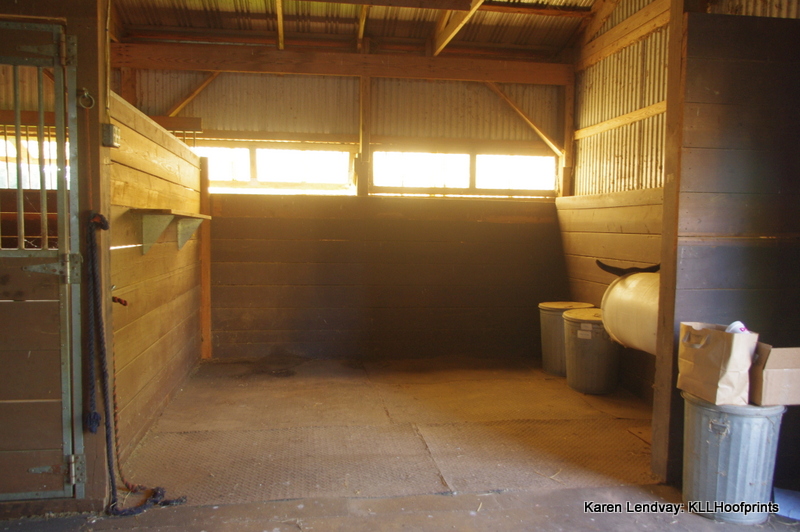 10-Stall Barn - Tack/Groom Area