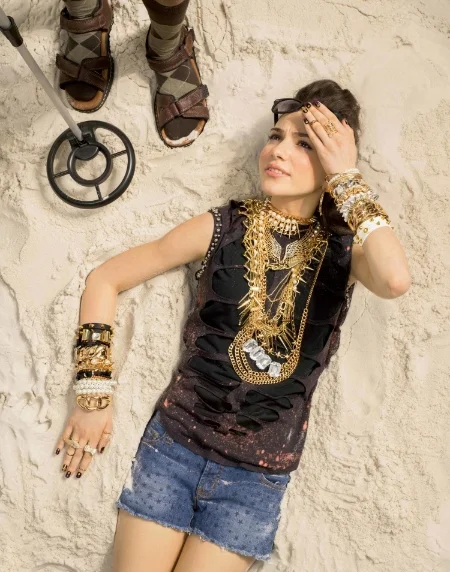 28289_08_gold+mtl+glam_CMYK_Client.jpg