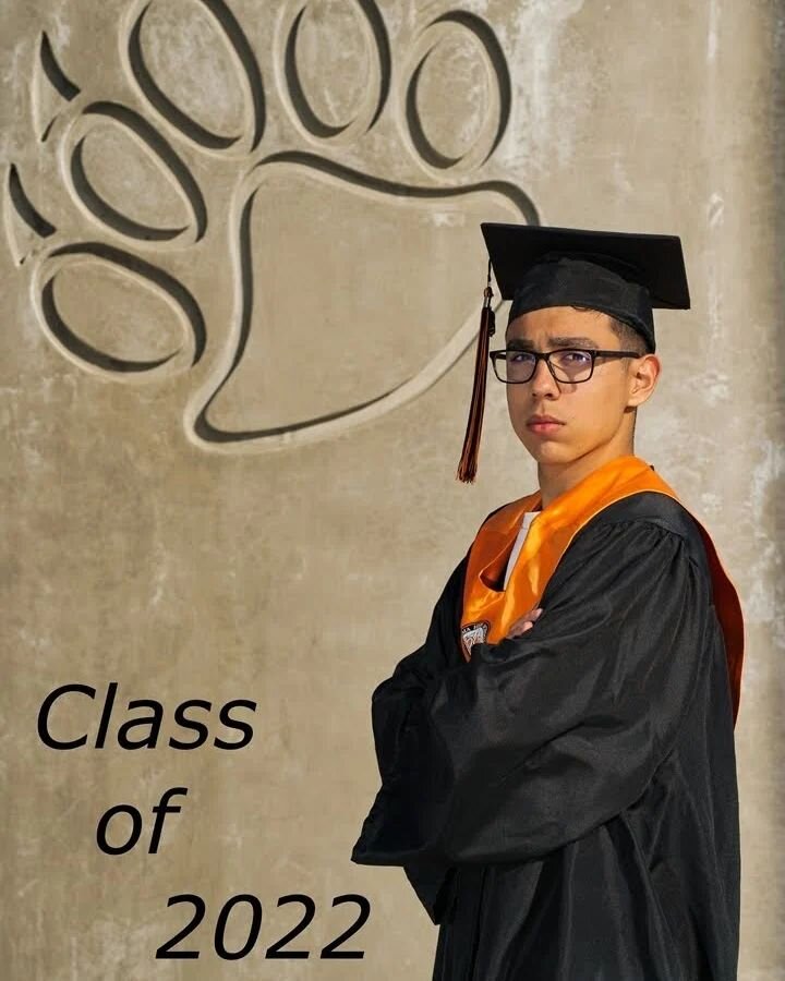 Call 559.460.3075 to book your $75 cap &amp; gown sessions.