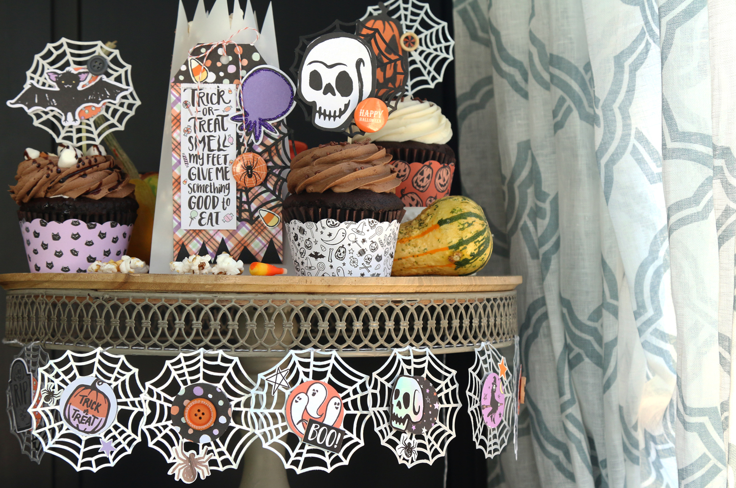 MeghannAndrew_AmericanCrafts_BootifulNight_PartySetup_01_BLOG.jpg