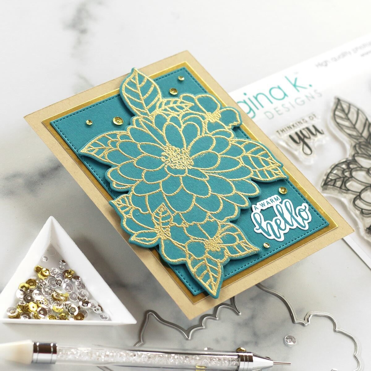 Which card would you rather create? Swipe 👈🏻 for the options!
.
I had a great time in today&rsquo;s live using this gorgeous new floral bundle from @ginakdesigns , and I came up with two more ways to create with it from my 1)original colored card: 