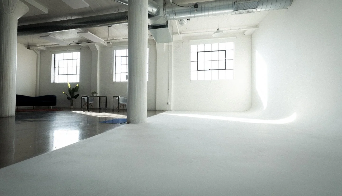 when the Studio&rsquo;s Natural light shows up early and never rushes out.  Thank you ☀️
.
.
#studioelevn #utahphotostudio