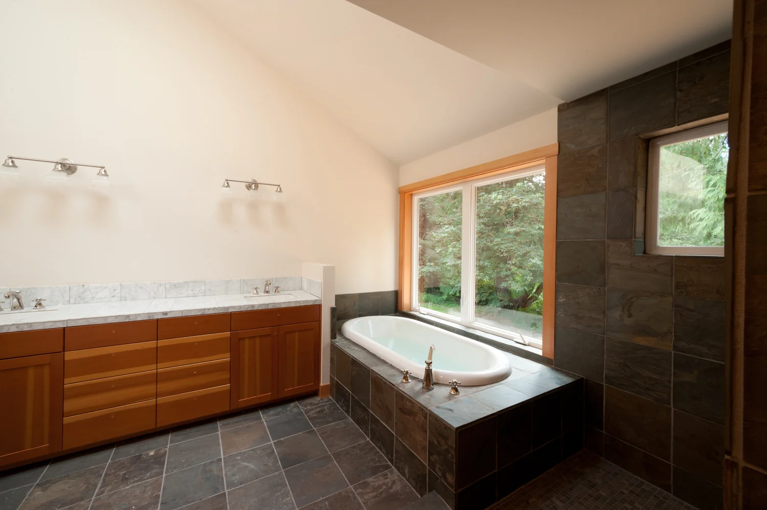 woodinville_bathroom_wood_tile_finishes-3.jpg