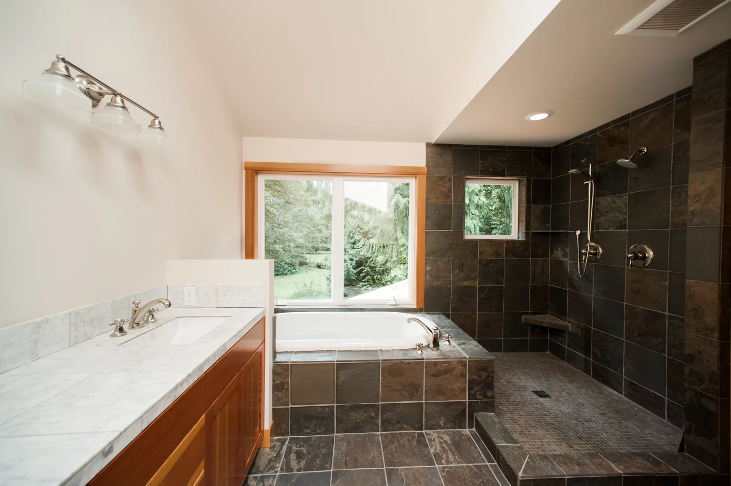woodinville_bathroom_wood_tile_finishes-2.jpg