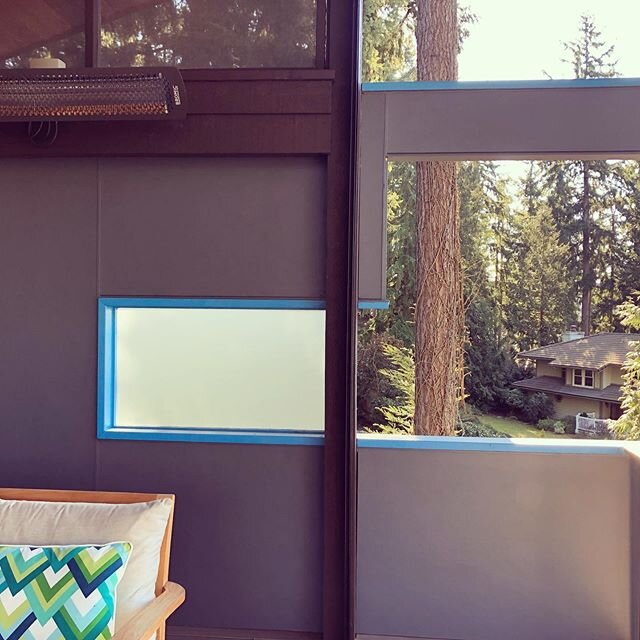 Outdoor living privacy wall by lake Sammamish  #josharchitects #modernarchitecture #outdoorliving #accentwall #bluetrim #moderndesign #outsidein #moderndeck #architecture #cooldeck #facade