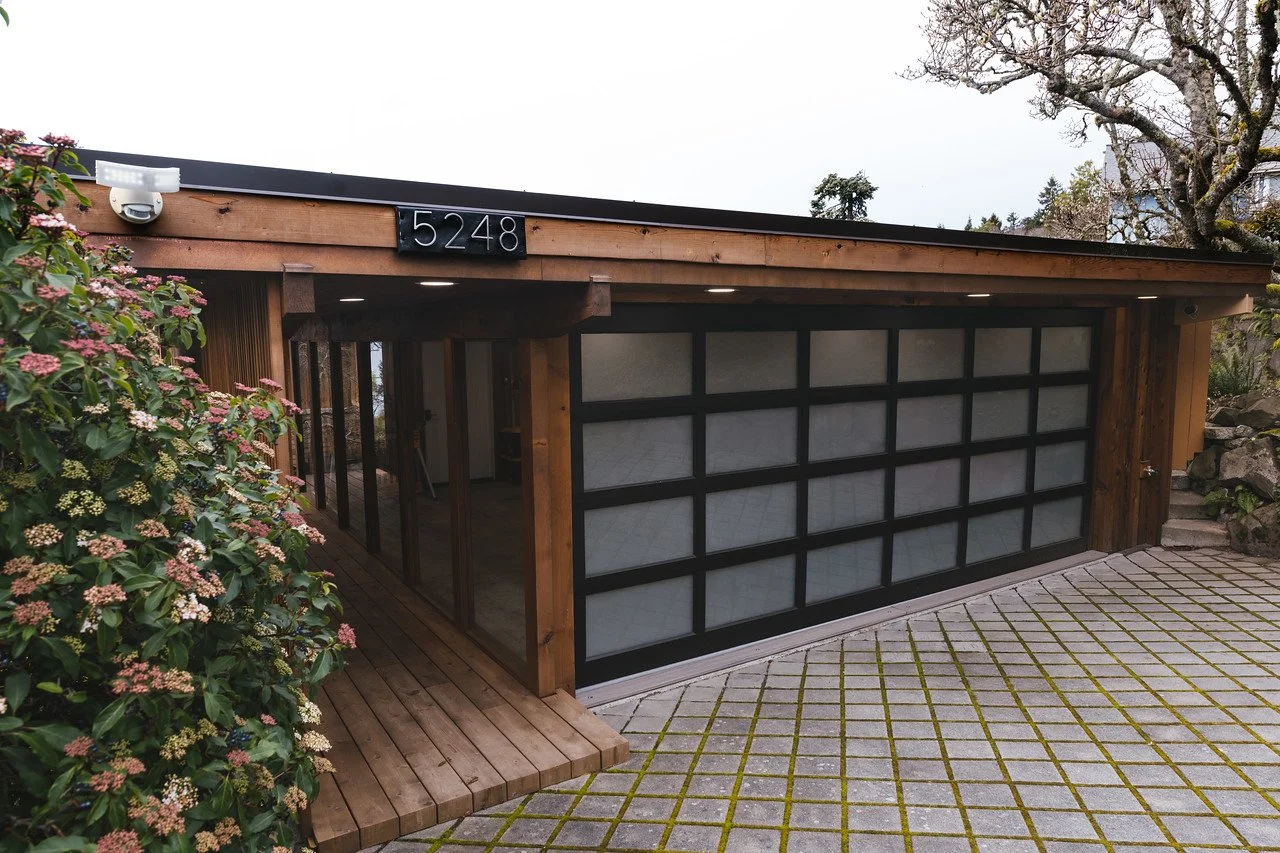 mid-century garage (1).jpg