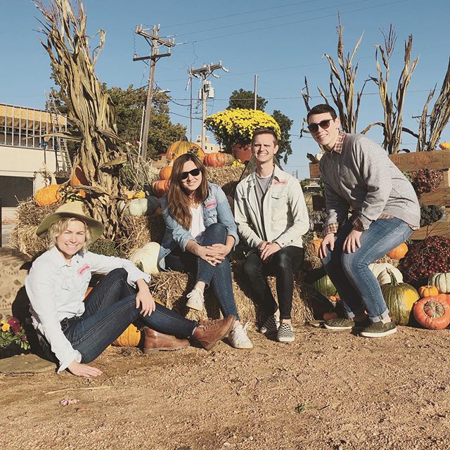 Happy Flea day! We had to try @echelawn&rsquo;s photo spot - bring your kids and pups down to commemorate fall with a photo at the flea!