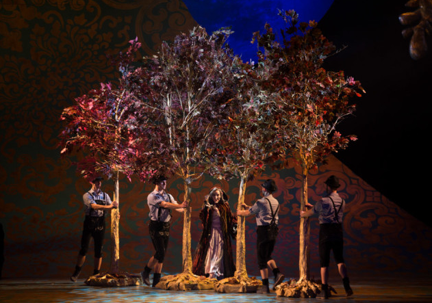 Emily Skinner, Adam Gibbs, Logan Keslar, Adam Vanek, and Karl Warden (Os Galindo).