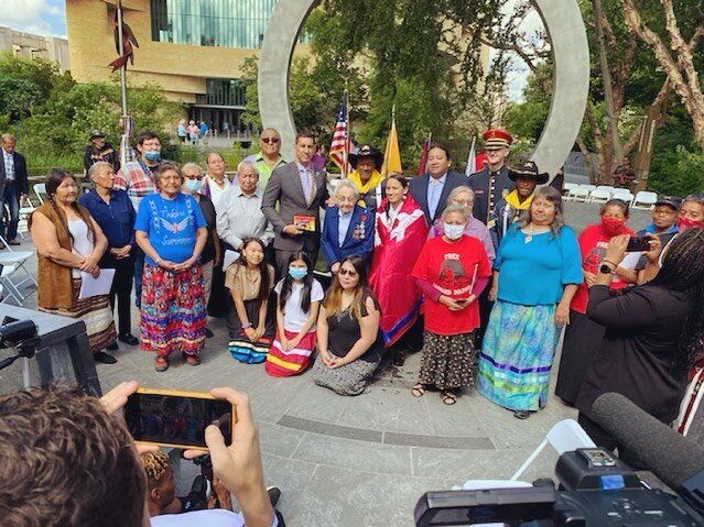 @repdavids @kaikahele @kevinck04 @jean.roach and more attend the Remove the Stain ceremony organized  by @4directionsvote on the 145th anniversary of the Battle of Little Big Horn in honor of the survivors of the Wounded Knee Massacre with a message 