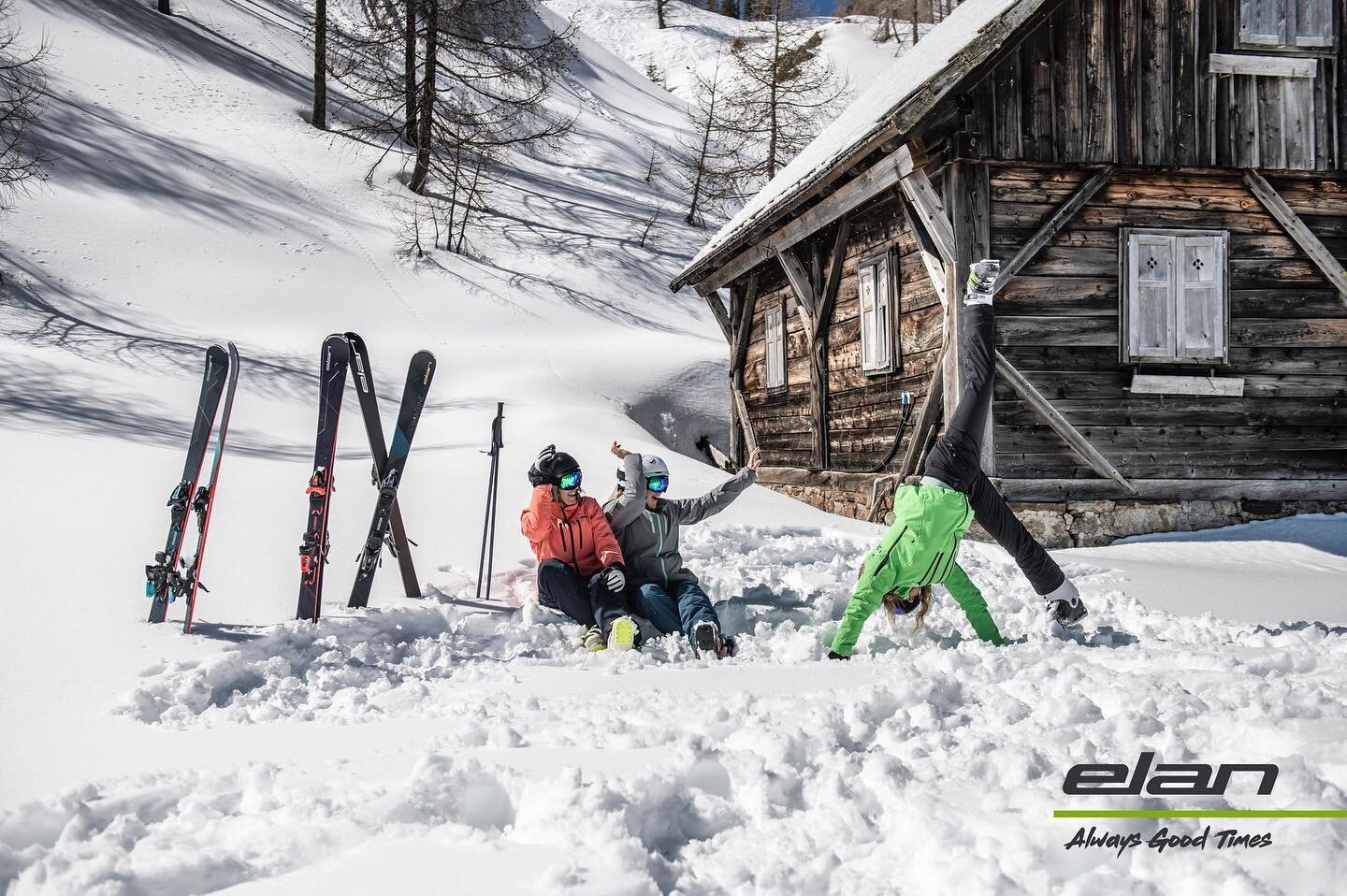 Hey Ladies!
Have a great International Women&rsquo;s Day!
.
.
.
#naistenp&auml;iv&auml; 
#womensday 
#alwaysgoodtimes 
#elanskishoplevi 
#levilapland 
#internationalwomensday 
#elanskis 📷 Klemen Razinger