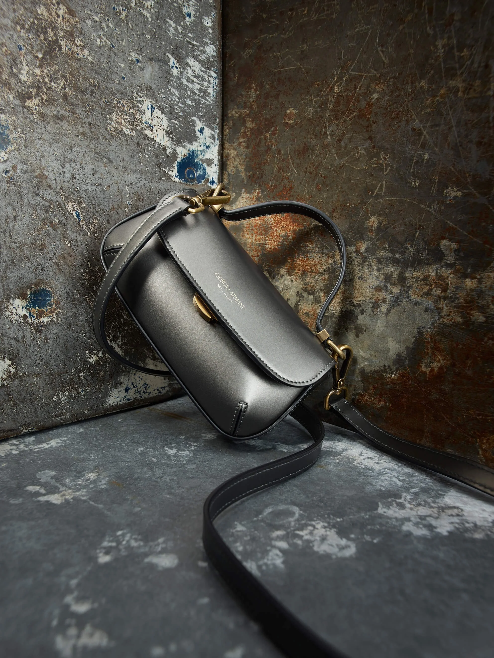 Vogue_Armani_Dior_Handbag_01_2024.jpg
