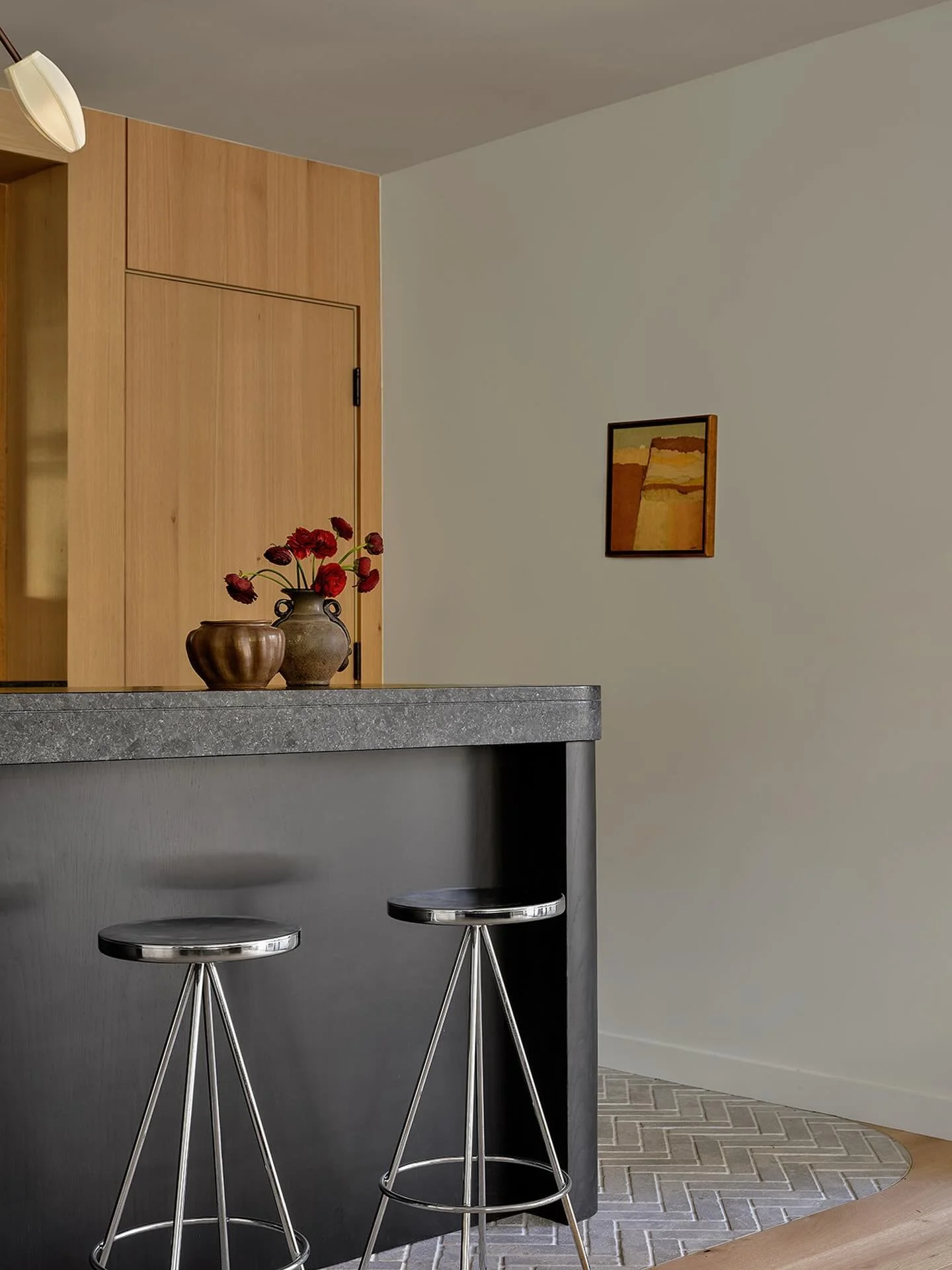 Look down, it might be where the magic happens 🥀

Architecture and Interior Design @theguggenheims
Contractor @durhamconstructionpdx
Tile Setting @sardonyxdesignpdx
Cabinetry @olsonbrotherswoodworks
Photography @lukeandmalloryspaces
Photo Styling @s