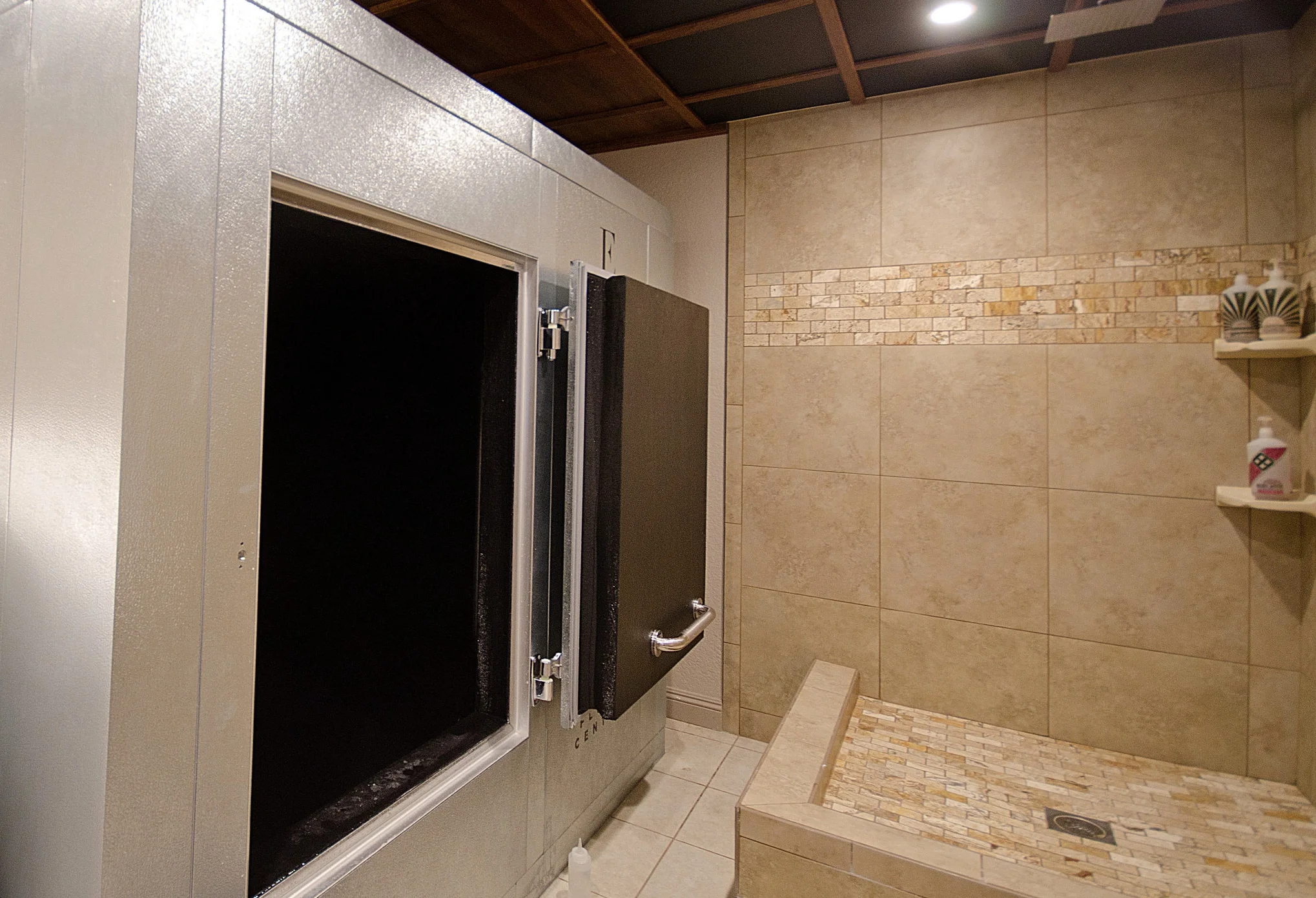 elevatefloat002-2.jpg