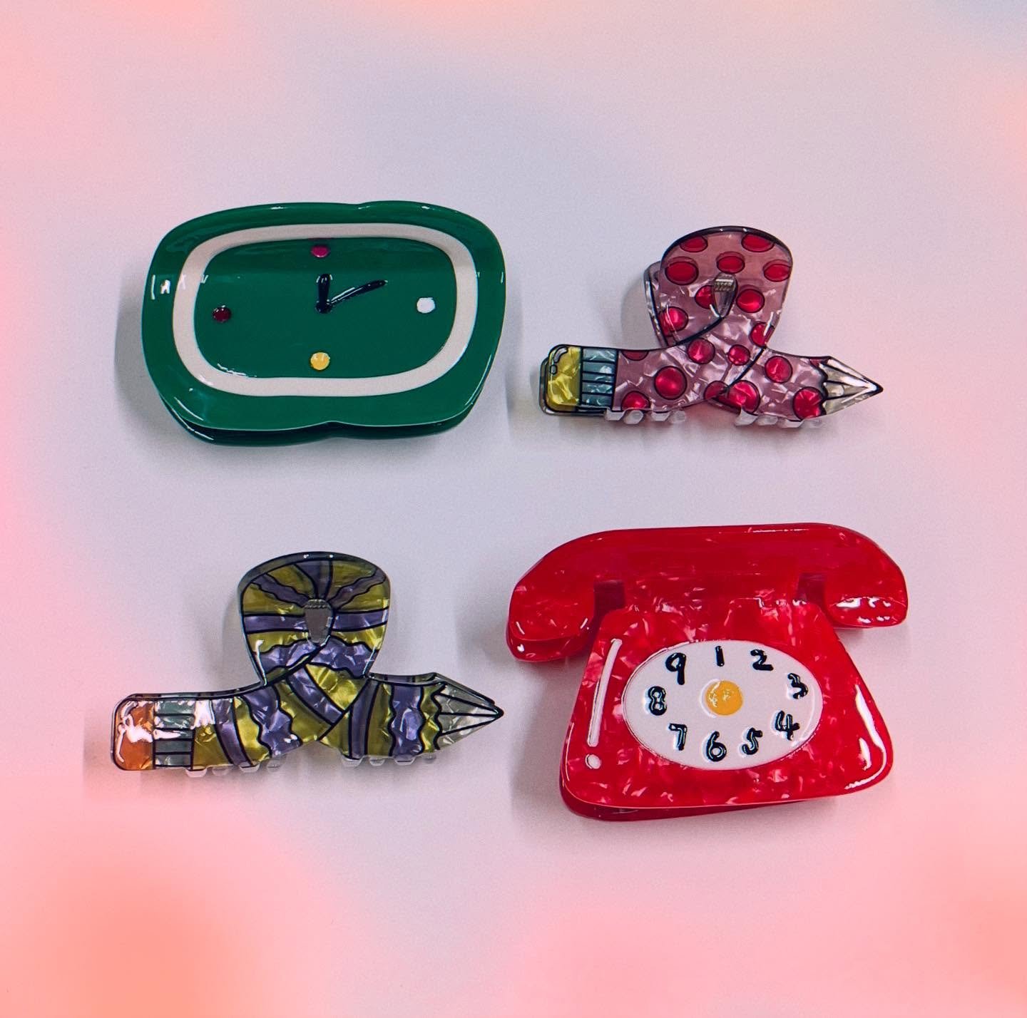 It&rsquo;s freaking hot out there. Time to clip your hair back! 🥵Claw clips but make it FUN. Is this finally summer?