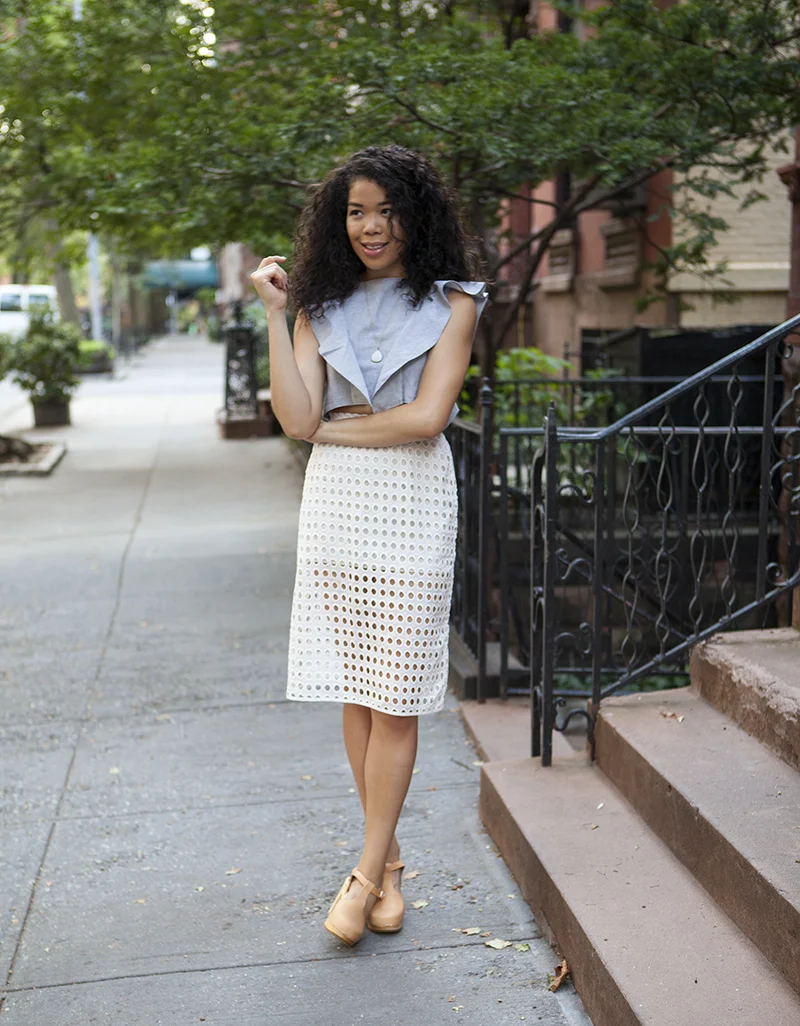 denim_top_lace_skirt_outfit_ideas.jpg