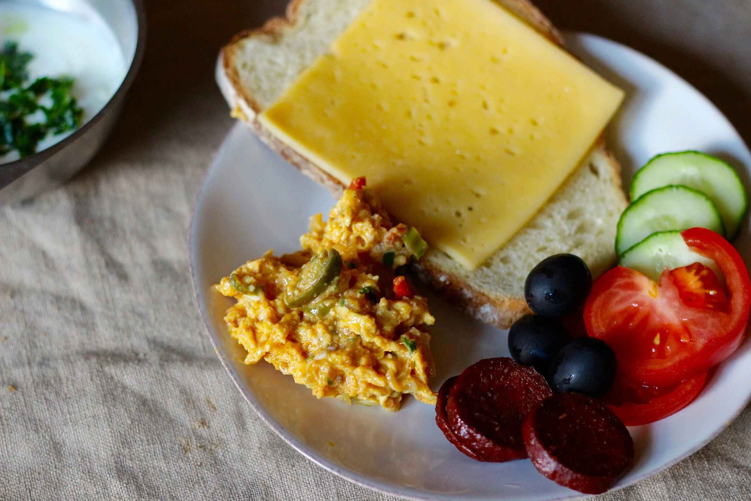 yummy_scrambled_eggs.jpg