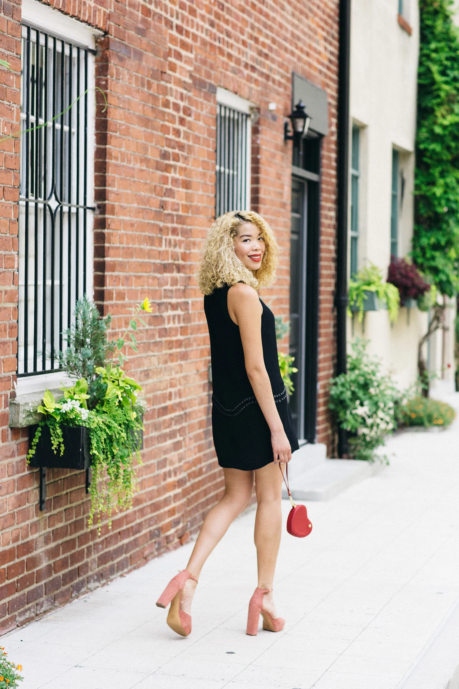 black-dress-wedding-guest-outfit-idea.jpg